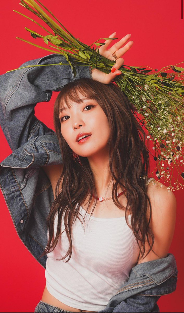 Wait that's illegal being that pretty right?