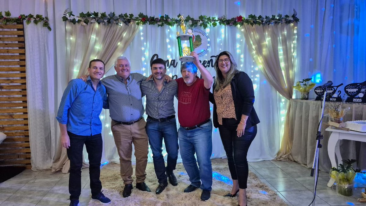 udpm_misiones's tweet photo. Se realizó la *XVIII Cena Docente San Pedro* en el predio del Eco-Lodge UDPM,  organizda por la departamental para compartir una velada con la familia docente. Con la presencia de miembros de Comisión Directiva Ortiz Norma, Fretes Cristina, Baez Mirta, Pedrozo Luis y Delegados. https://t.co/KmOj6TVQOW