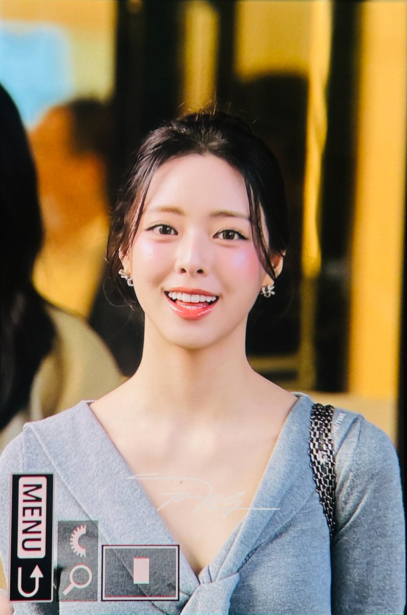 pjg920's tweet image. 251001 UGG 포토콜 행사 프리뷰
#ITZY #있지 #YUNA #유나 @ITZYofficial