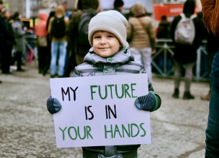 OneV_Vote's tweet image. 🗳️ Our democracy is at a crossroads. We’ve rounded up the top 5 national voting stories you need to know before 2025 ends. Plus, 3 clear ways YOU can help protect democracy today.

📖 Read our October newsletter → onev.vote/2025/10/01/the…

#AmericanDemocracy #OneV #VotingRights