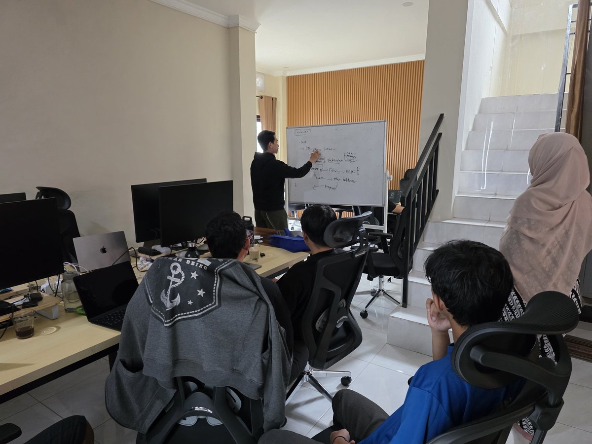 Bikin fintech berbasis blockchain selain keribetan wallet infrastructurenya juga ribet di indexer. Indexer harus fault tolerance krn ini bagian yg sangat penting. Banyak single point of failurenya seperti RPC, server dll.
Kita kembangkan sendiri asli made in Condongcatur🗿
