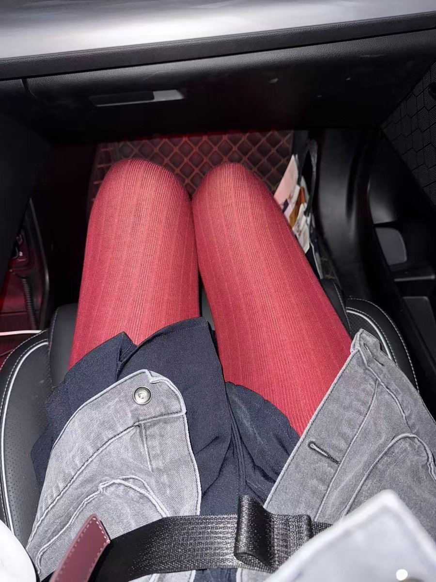 fernanda1q's tweet photo. 推特不好玩， 搞色情放不开， 又不约炮又不上门服务的就显得没意思， 发发日常得了 https://t.co/NRHexbgkIg