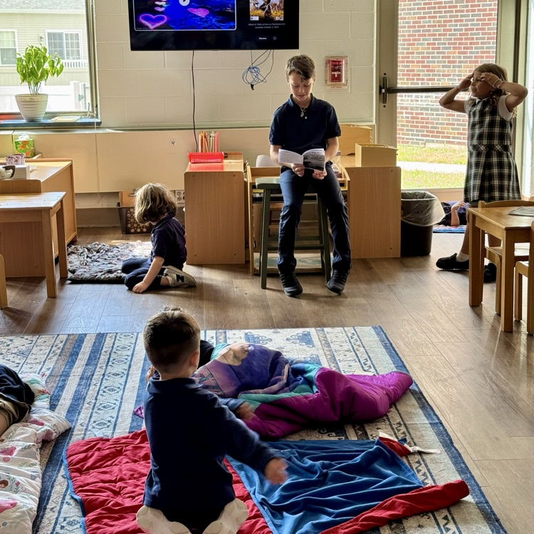 SMSSwormville's tweet image. Our Montessori friends were delighted to have some rest time visitors last week.... two SMS students who authored their own short books stopped by to read them to the class!

#studentauthors #resttime #montessori #prek #kindergarten