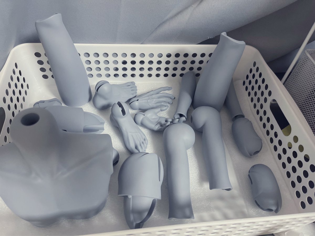 저번 달에 75바디 후가공 다 끝냈고 내일이면 복제된 샘플이 나옵니다👼🏻
(9월 출시라고 했는데 또 늦어져서 면목없는 중..🤐)