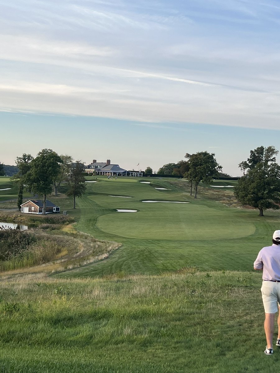 slicerdicer2's tweet image. Beautiful day at Essex County Country Club, the 6th oldest club in America.  A great walk and one of the best back nines in golf.