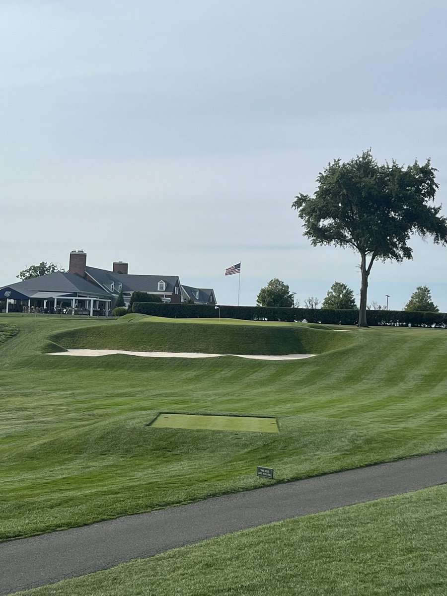 slicerdicer2's tweet image. Beautiful day at Essex County Country Club, the 6th oldest club in America.  A great walk and one of the best back nines in golf.