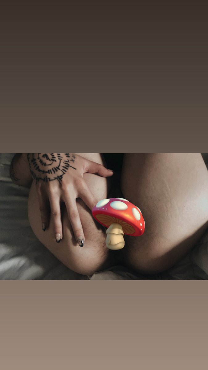Tip me to my goal of 35$ and I’ll post the uncensored and 50$ will get the full set n 2 videos posted 💕