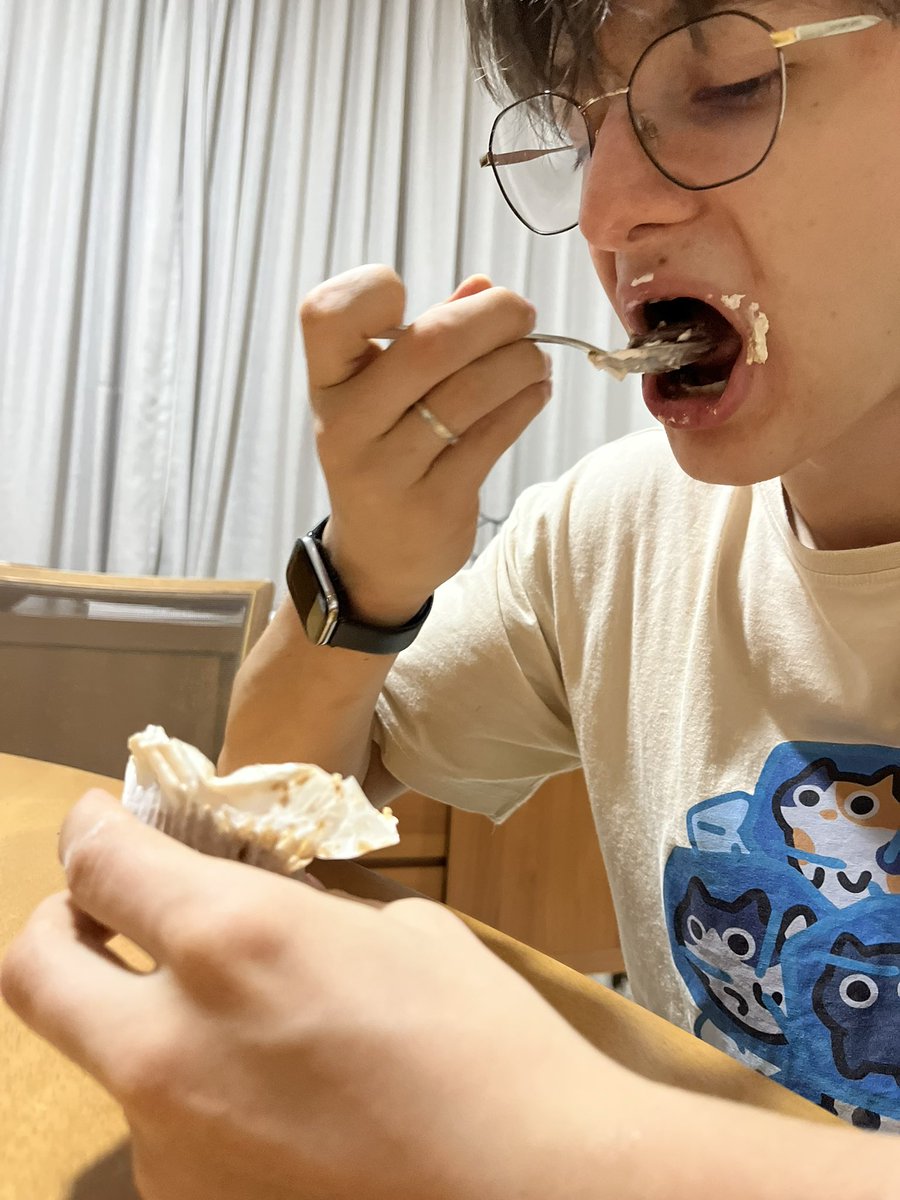 guigad_'s tweet photo. Sou fofo comendo?🥺 https://t.co/0m1ViRS66j