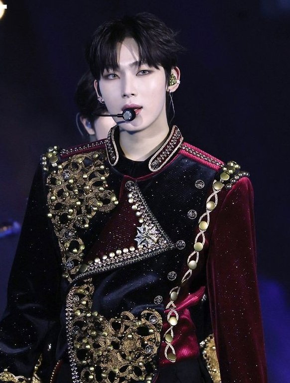 eli⭒ (@ftalsunoo) on Twitter photo 