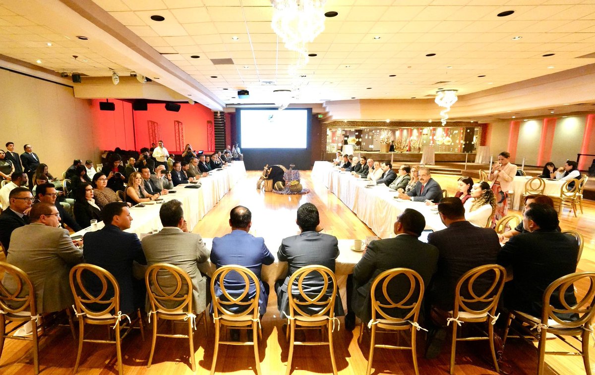 Candelaria___'s tweet photo. En el marco de la instalación del Comité Promotor de Inversiones en Ciudad Juárez, #Chihuahua, hubo gran convocatoria y participación de las y los empresarios.

Como instruyó el secretario @m_ebrard, trabajaremos en cada una de sus inquietudes para consolidar la inversión regional y estatal. 🇲🇽🇲🇽🇲🇽
