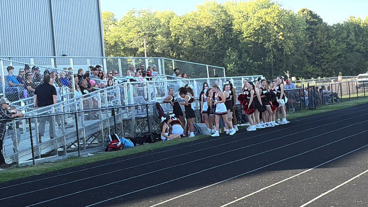 Big MHC ⚽️ match tonight about to kickoff vs. Southwestern 

Go Jets ✈️⚫️⚪️