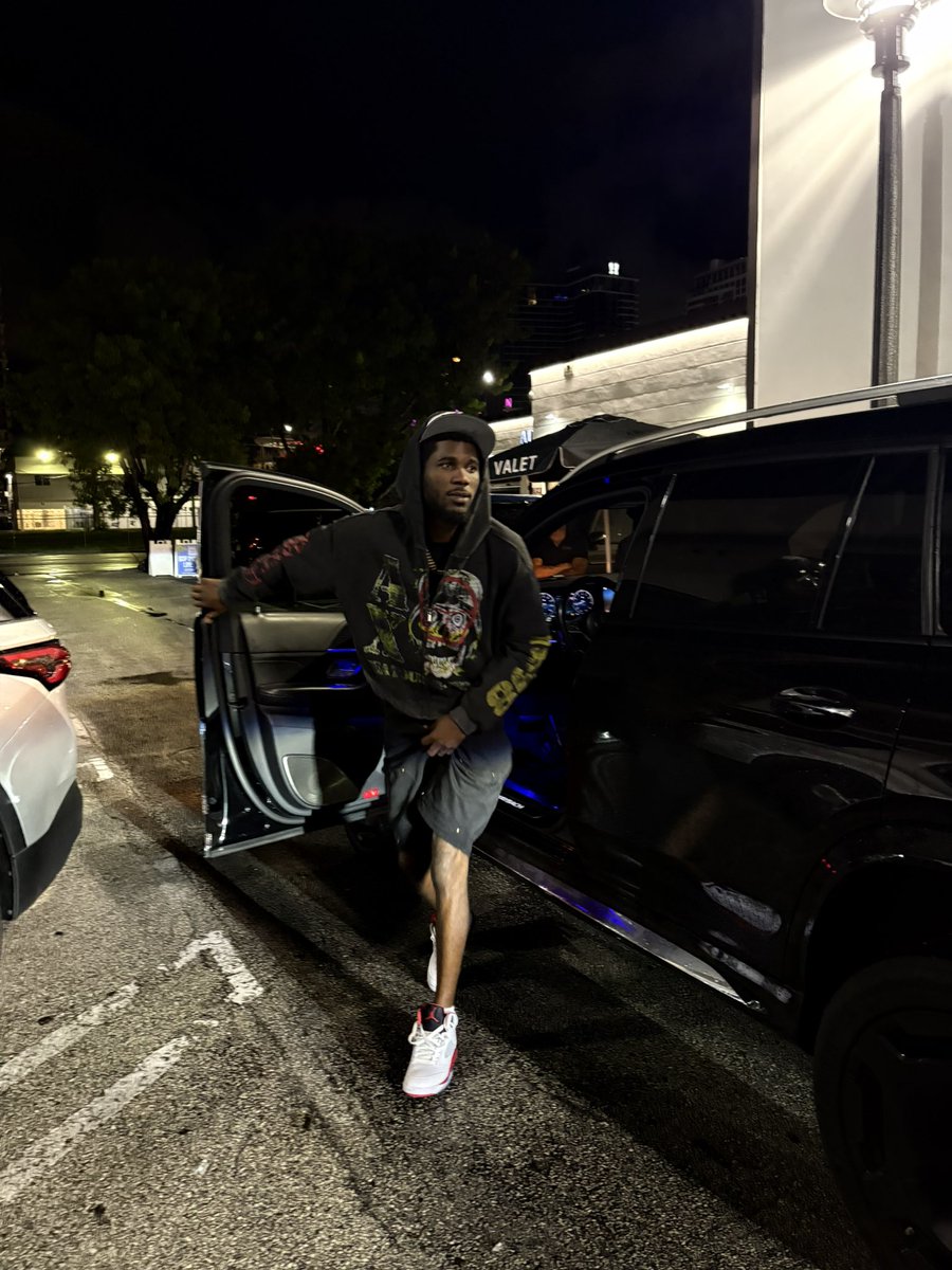 Sita_staywoke's tweet image. THIS SHIT 💩 START &amp;amp; STOP 🛑 AT THE 4️⃣💚
#freemyhoodfuckyohood‼️🫶🏾 #ripfallensoldiers🕊️