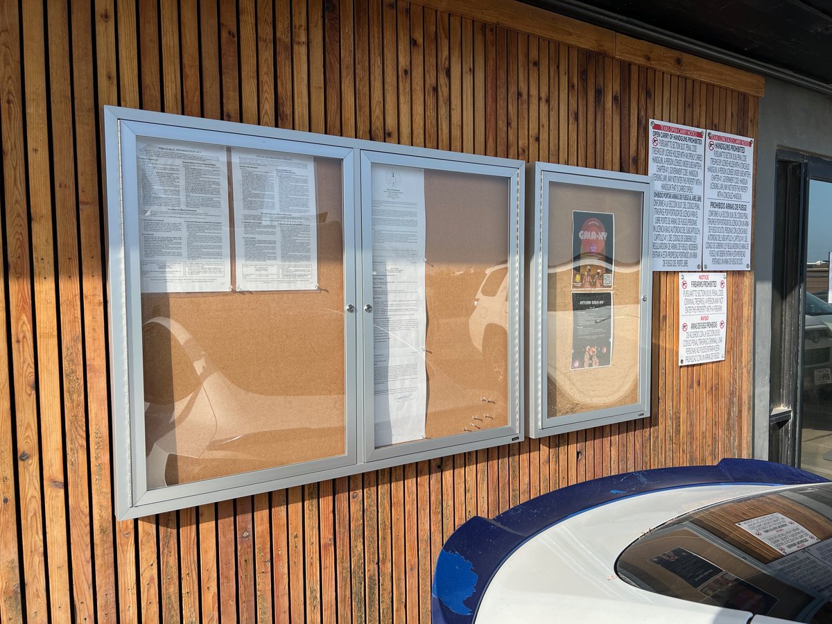dmhj's tweet photo. Past a “Private Property” sign, in a parking lot owned by SpaceX, sits a bulletin board.

It’s where the city of Starbase posts agendas for City Commission meetings.

https://t.co/8zk4coV24e via @CBS4RGV https://t.co/dvOrznduPv