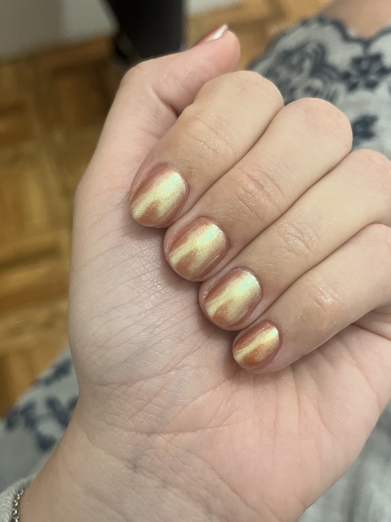 QueenTayWeTrust's tweet photo. the nails of a showgirl 💅✨ #tsthelifeofashowgirl https://t.co/NWek5T9cIM