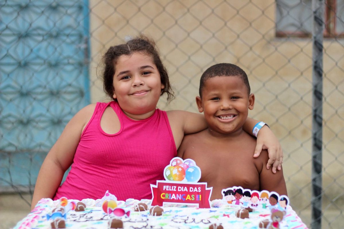 Queria muito fazer um 12 de outubro como nos últimos anos,festas pra muitas e muitas crianças,um dia especial com guloseimas,diversão,distribuição de brinquedos e sorteios de bicicletas,esse ano já abri mão dos brinquedos e sorteio,mas peço que me ajudem ao menos com os lanches👇🏿