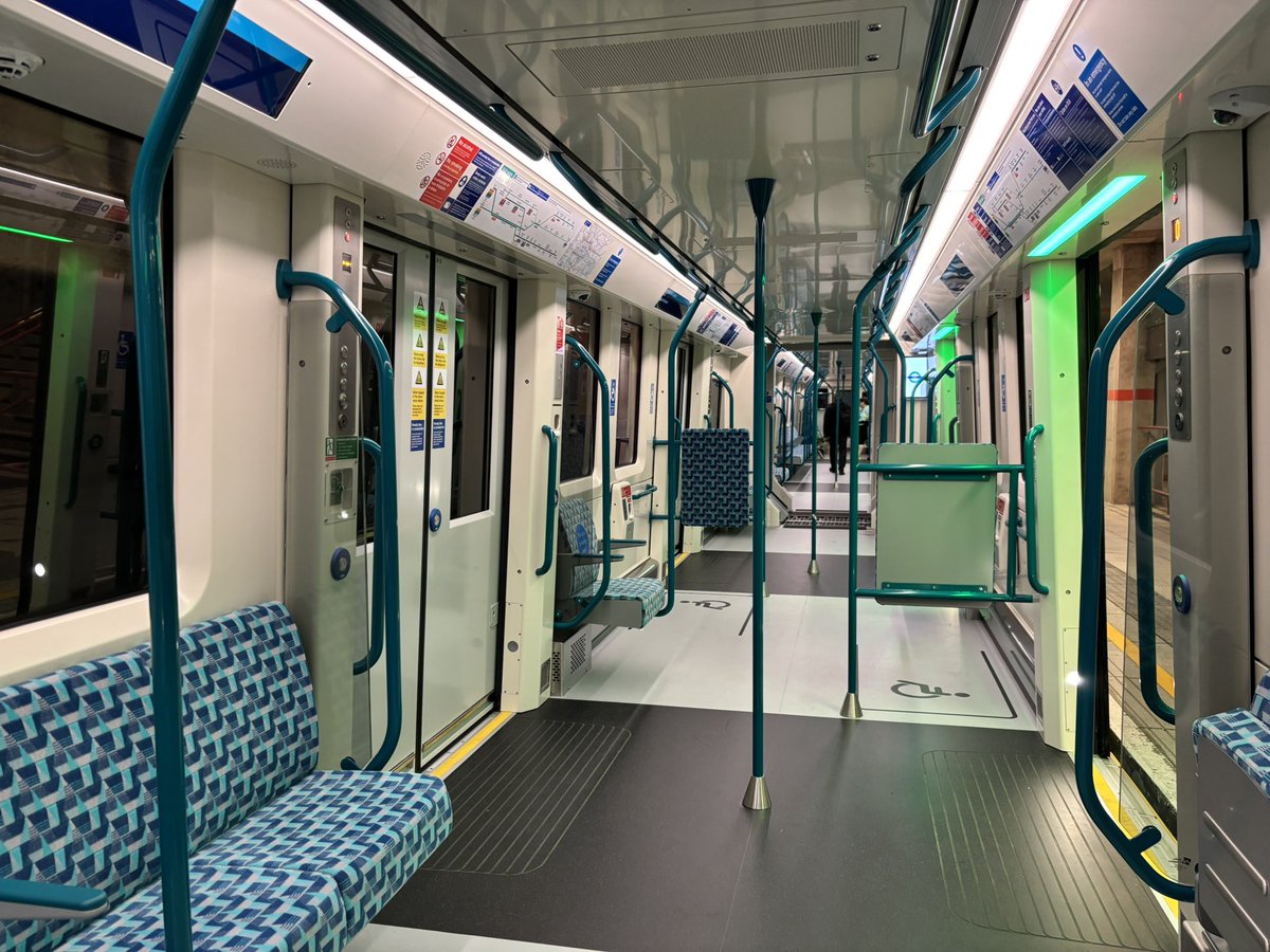 LTransport65's tweet photo. The new DLR B23 Stock entered service today, was a singular unit operating between Stratford International and Woolwich Arsenal. These trains will allow the oldest stock to be withdrawn, and provide capacity increases elsewhere. Overall they are very pleasant trains to ride on https://t.co/HrBX2ffa4f