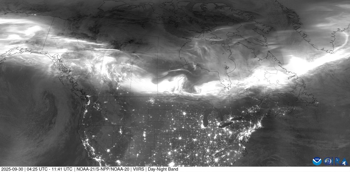 CIRA_CSU's tweet photo. A brilliant presentation of the aurora borealis high above the Earth last night following the arrival of a strong geomagnetic storm from the sun. https://t.co/vDEnjYwMKx