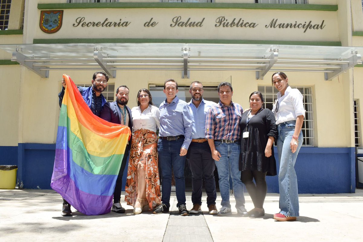 SaludCali's tweet photo. 🌈 En Cali avanzamos hacia una salud más inclusiva. Nos reunimos con diversos grupos para construir lineamientos que eliminen barreras de acceso a los servicios de salud para las personas LGBTIQ+, garantizando derechos y equidad.

#AsíRecuperamosCali https://t.co/Eno9u30iiw