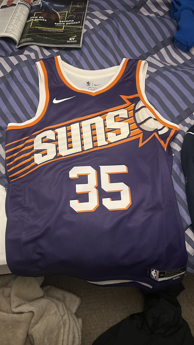 fkodnfjsj's tweet photo. First ever nba jersey😁@KDTrey5 https://t.co/GgVbegQJGM