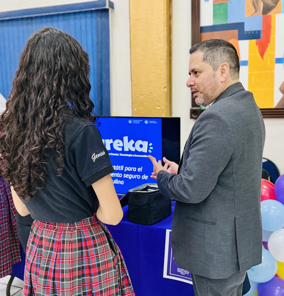 En el segundo día de la #semanadelacienciaylatecnología  CONACYT desarrolló la fase presencial de la #feriaeureka 2025 en la zona oriental del país, donde más de 150 alumnos participaron en 18 proyectos en las diferentes categorías.