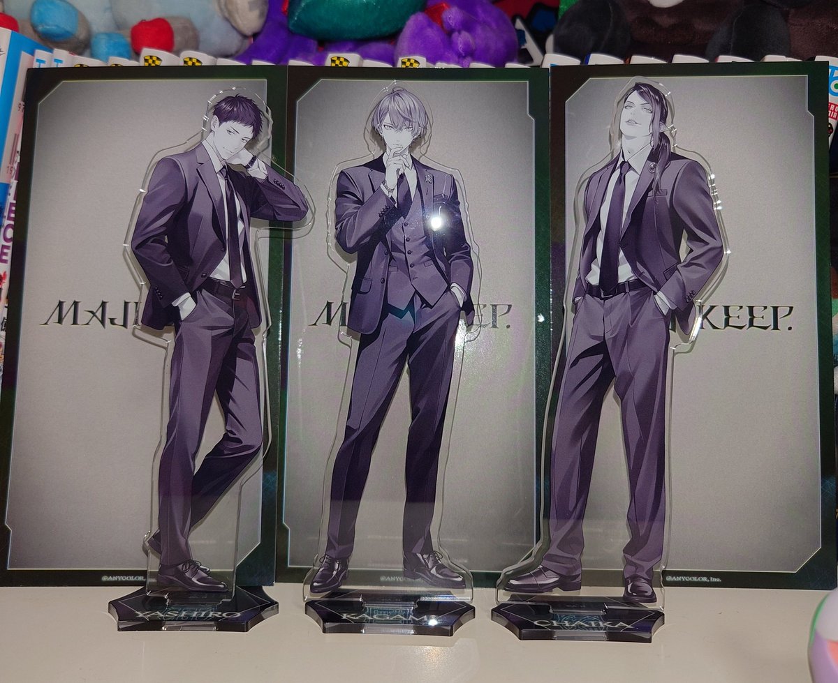 マジキープのアクスタ絶対に3人並べるべきだと思って3人買ってよかった
