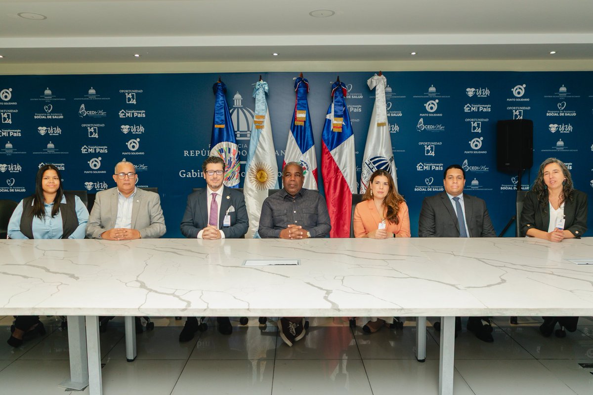 tonypena__'s tweet photo. La OEA, a través de #RIPSO, inició en RD la Ronda de Cooperación Técnica para fortalecer #Oportunidad1424.

Junto a @alexmordansde, la OEA y expertos de Argentina y Chile, trabajamos del 29/9 al 3/10 en buenas prácticas que fortalezcan el programa. https://t.co/3GnBrUvrWB