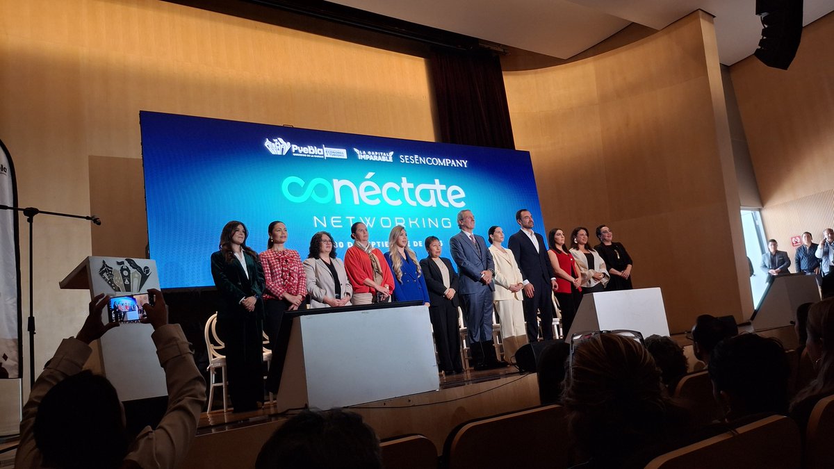 carlos_f_a_c's tweet image. En el evento Conéctate de la Sria. de Economía de #PueblaCapital. Con la Dra. Lilia Patricia López Vázquez, Directora de la Escuela de Negocios del @TECcampusPUE y la Directora de @sesencompany.
