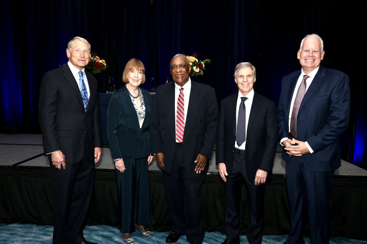 OH WHAT A NIGHT! 🎉 
The Wireless Hall of Fame Awards celebrates 25 years of WHOF and honor Ken Horowitz, Neville Ray, Jesse Russell, Liz Sachs &amp; Tom Stroup for their contributions and lasting impact.

loom.ly/i3qcAZI
 #Wireless #WirelessHistory #WirelessHallofFame