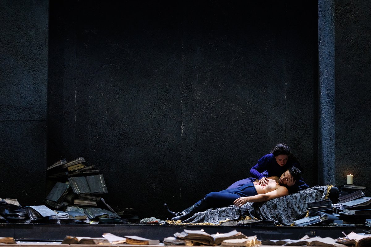 MunicipaldeStgo's tweet image. El romanticismo de “Werther” en el escenario📖
Bajo la dirección escénica de Emilio Sagi, los protagonistas de esta ópera se desplegarán en escena junto a la Orquesta Filarmónica de Santiago, dirigida por Maximiano Valdés.
📷:Alberto Díaz
🔗Entradas en municipal.cl