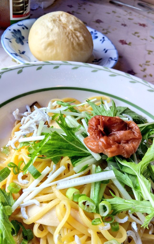 #紀州南高梅 
 #エリンギ
 #水菜 
 #釜揚げしらす 
#和風パスタ
#ガーデンラーラ
