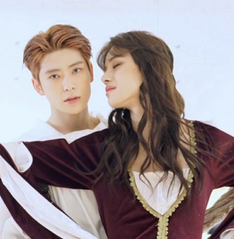 NCT's Jaehyun and Jungwoo as Titanic's Jack and Rose, 2018.