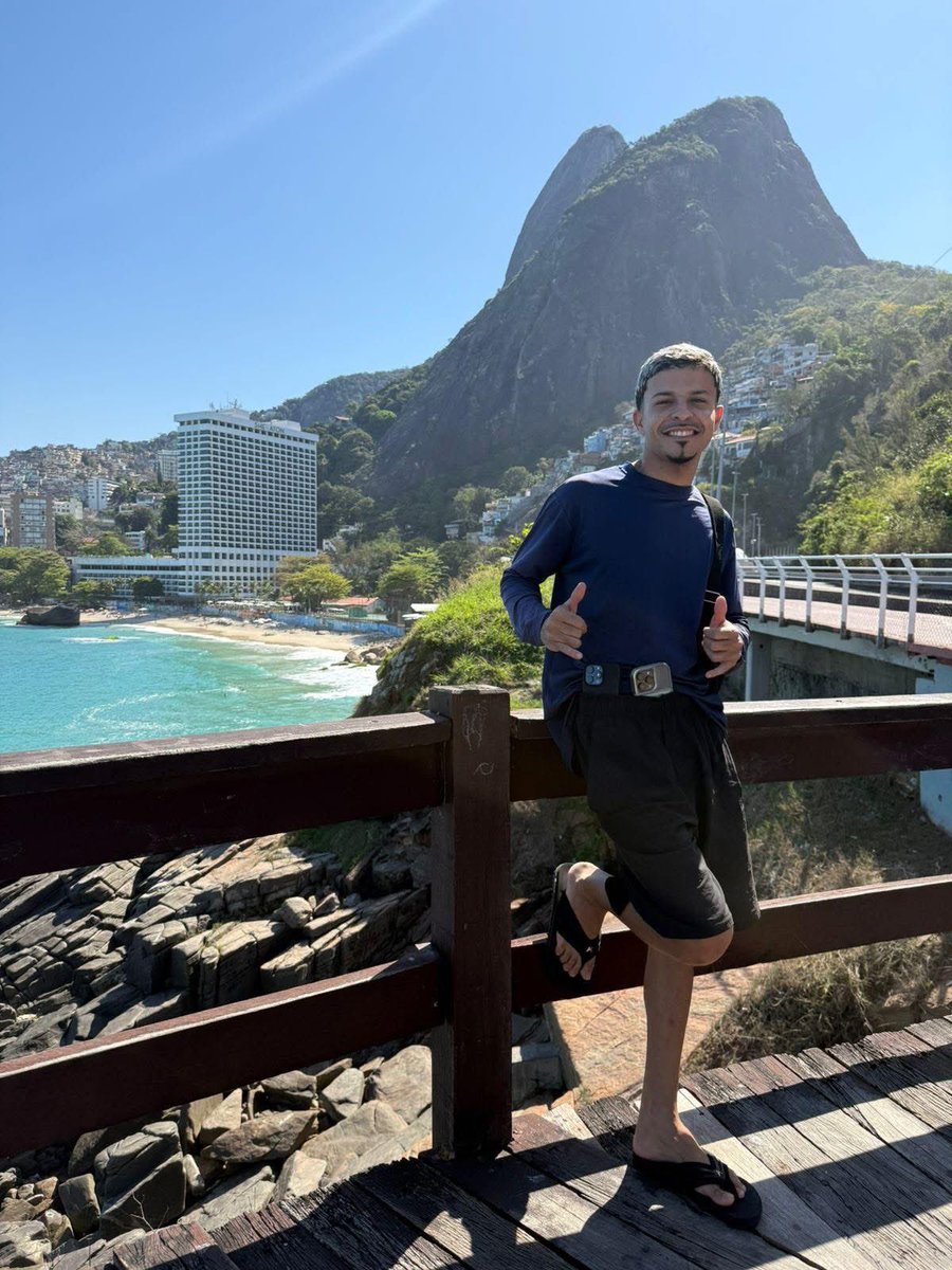 Ninguém no mundo vai tirar esse sorriso que Deus me deu. 😊🙏