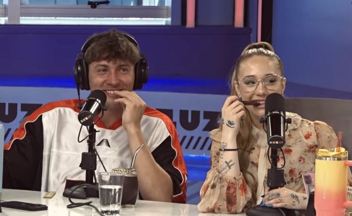 ElRD52's tweet image. Porfavor necesitamos que ESTE JUEVES venga Angelita como conductora a algo va a picar y si puede venir kevsho tambien jajajaja pero lo necesitamos #AVAP #margelita @victoriagarabal @marcosgiles122