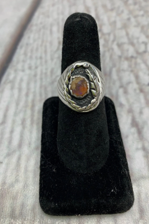 tradepostpawn's tweet image. ✨ Fresh drop! Vintage sterling, brooches, and bold statement pieces just hit the case. 💍 One-of-a-kind treasures ready to find their new home.

📍 Trading Post Pawn

#ShopSmallShopLocal #TradingPostPawn #VintageJewelry #SterlingSilver