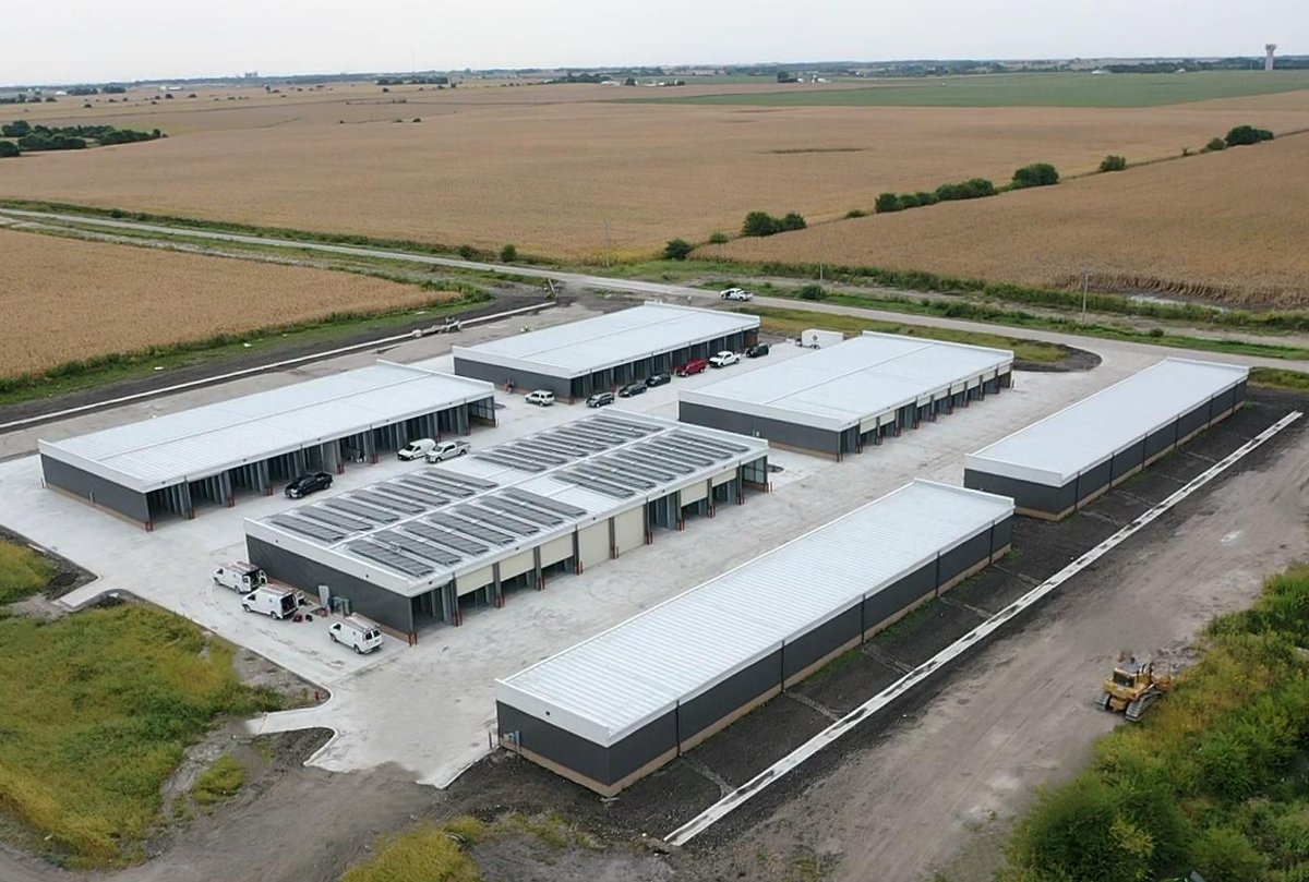 ForgeBuildingC1's tweet image. Forging ahead and making great progress in Des Moines, Iowa, on this 6-building, 60,740 square foot self-storage facility that will provide essential storage solutions for the surrounding community.
Chat with the steel building experts at Forge about your next project .