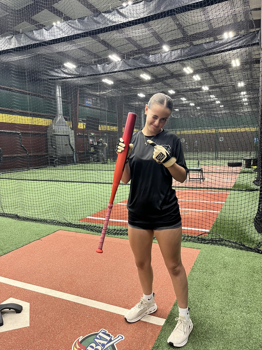 skaicrocitto27's tweet image. After many swings with the demo at D-BAT.. I finally got my new bat!! Time to break it in to be game ready for this weekend in Leesburg. #18usoftball #unitystrong @unitysmithfl