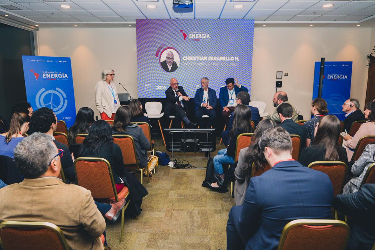 Taller: Construyendo un sistema eléctrico resiliente y seguro ⚡🔍

Durante la X Semana de la Energía se llevó a cabo este taller técnico enfocado en los desafíos regulatorios para fortalecer la resiliencia y seguridad de los sistemas eléctricos en América Latina y el Caribe.

Se