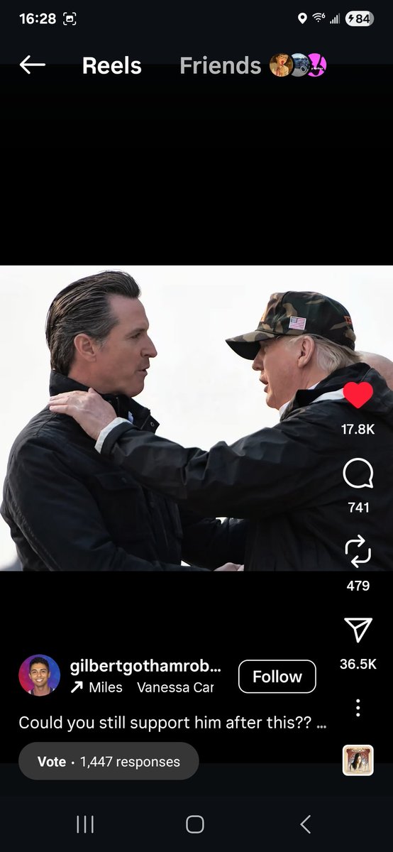 WARNING! ACTUAL PHOTO OF PRESIDENT TRUMP GRABBING A 😺