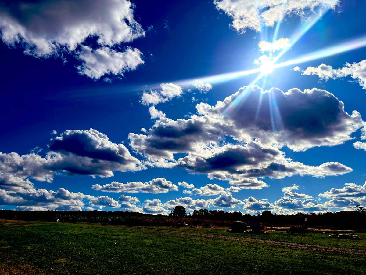 FancyCaroline's tweet image. The Valley experience.  Oh, and Brooke Shields was at the next table at the restaurant. 🤩