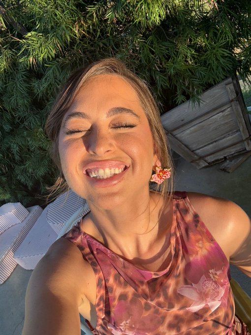 Hey you&hellip; stop scrolling and look at me 😘 https://t.co/lNpS3ClB6r