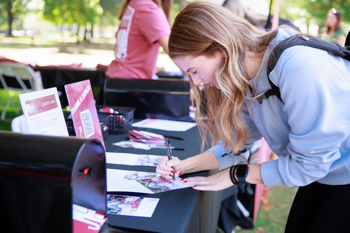 PeterMohler's tweet photo. Behind every scholarship is a student’s future. On Thank a Donor Day, we celebrate the generosity that opens doors and creates opportunity at UA. #ThanksAndRollTide https://t.co/eoC00MLJ5M