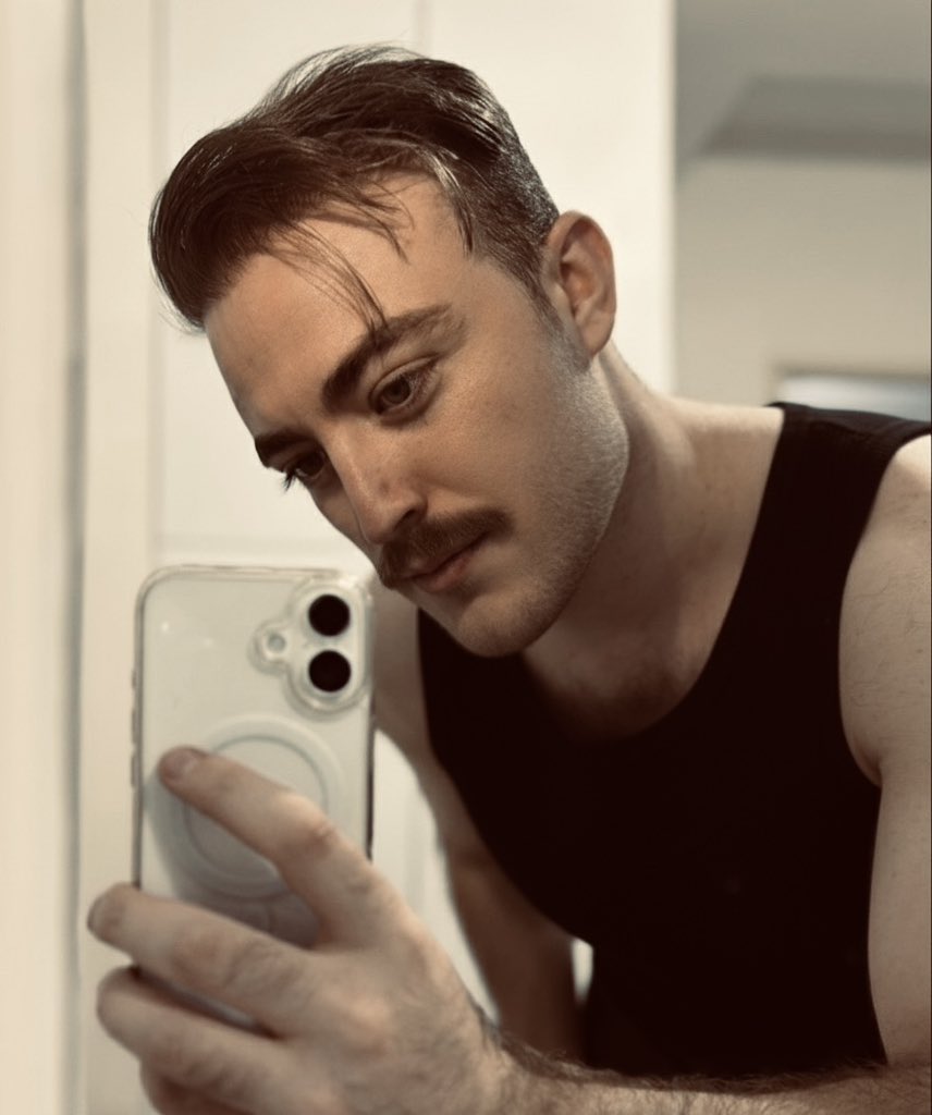 ممدِ بگیر tweet media