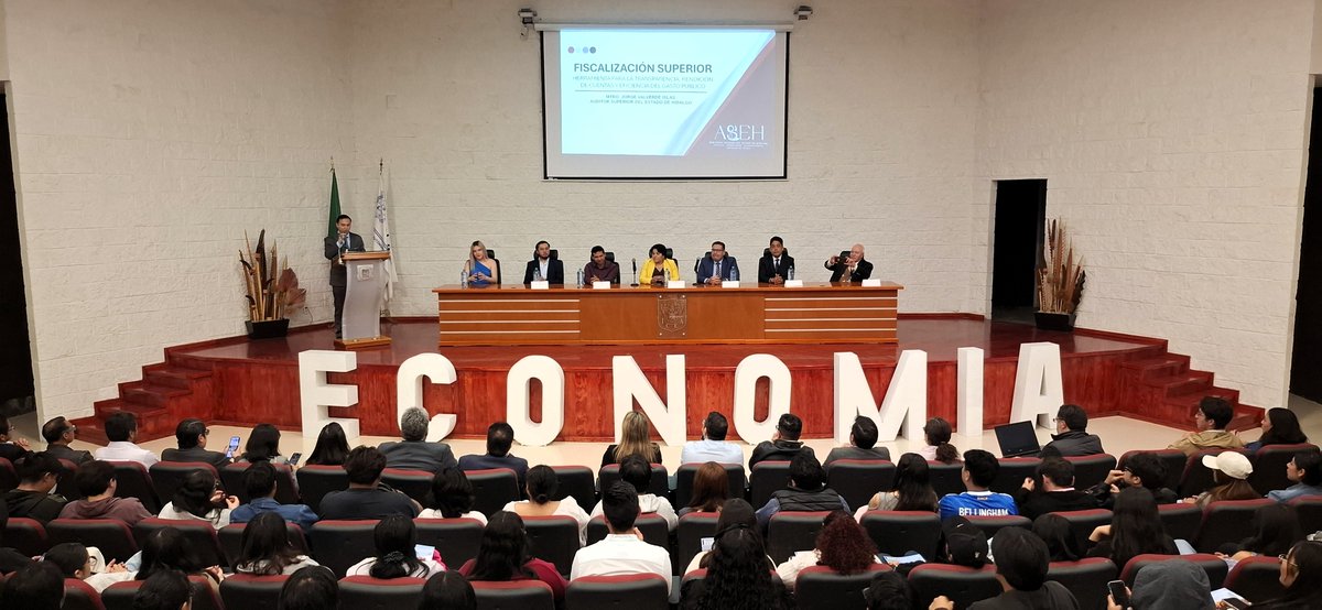 ASEH_Hgo's tweet image. Los economistas transforman.
El Mtro. @jorvalverdeASEH lo dijo claro en el ICEA-@UAEH_OFICIAL al hablar de transparencia, fiscalización y eficiencia del gasto público ante estudiantes.
¡30 años de Economía en la UAEH!
Estudiar con propósito = cambiar el mundo