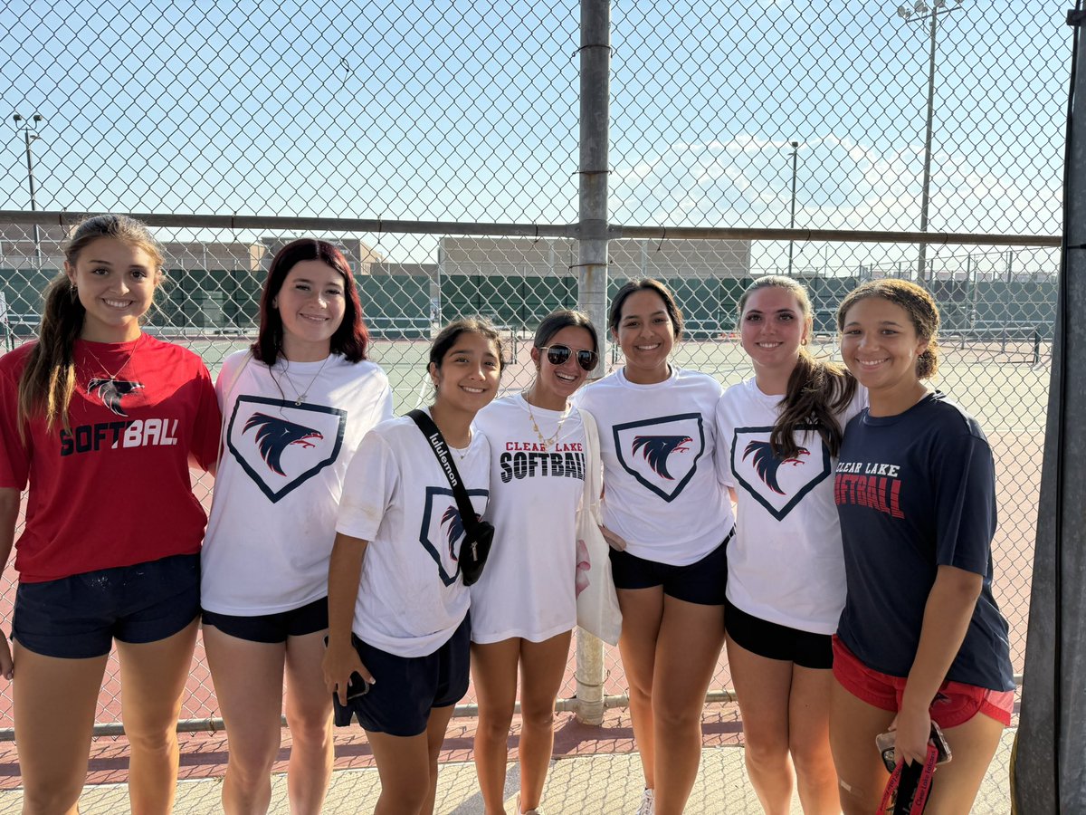 lake_softball's tweet photo. Go Tennis and Water Polo!! 

#Mudita https://t.co/hM6gE3bfQH