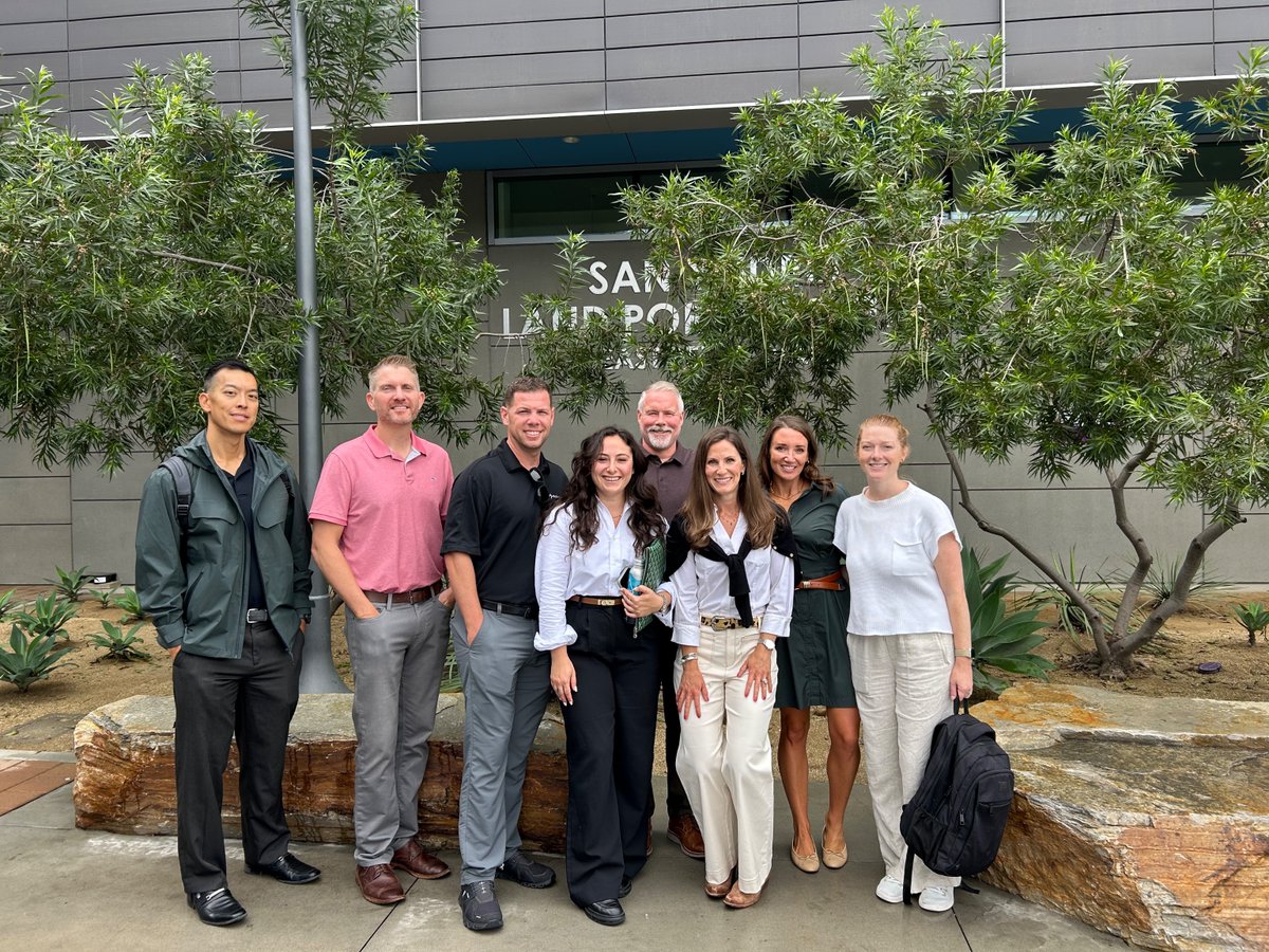 bigbearai's tweet image. BigBear.ai was proud to attend and sponsor the 2025 IDGA Border Technology Summit in San Diego, where leaders from government, industry, and law enforcement explored the future of #bordersecurity.