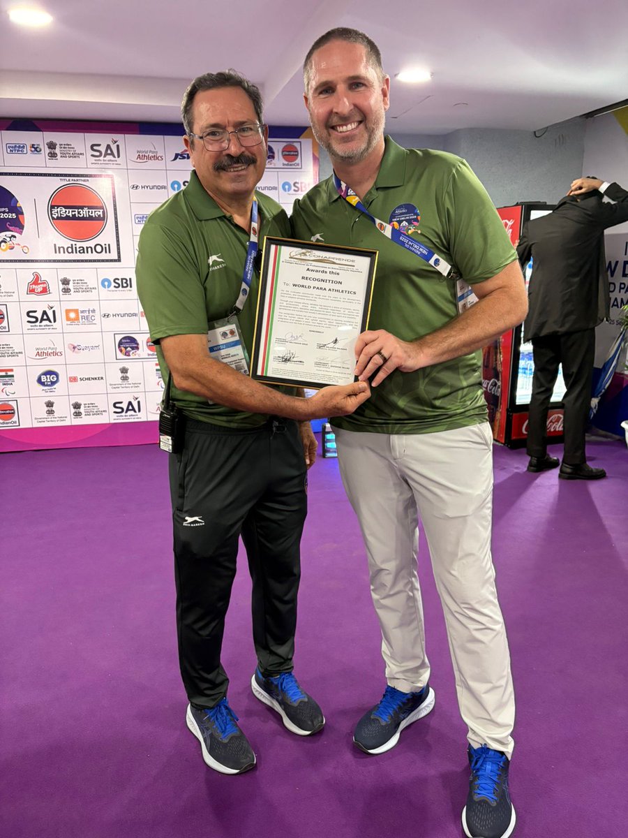 ikkosports's tweet photo. Reconocimiento por parte de Juan Josué Morales Acosta, representante de CONAPRENDE Jalisco, al Presidente de la WPA Paul Fitzgeral, en el Indian Oil New Delhi 2025 World Para Athletics Championship; Liliana Suárez, Presidenta del Comité Paralimpico Mexicano, testigo de honor. https://t.co/BhMehzVbjG