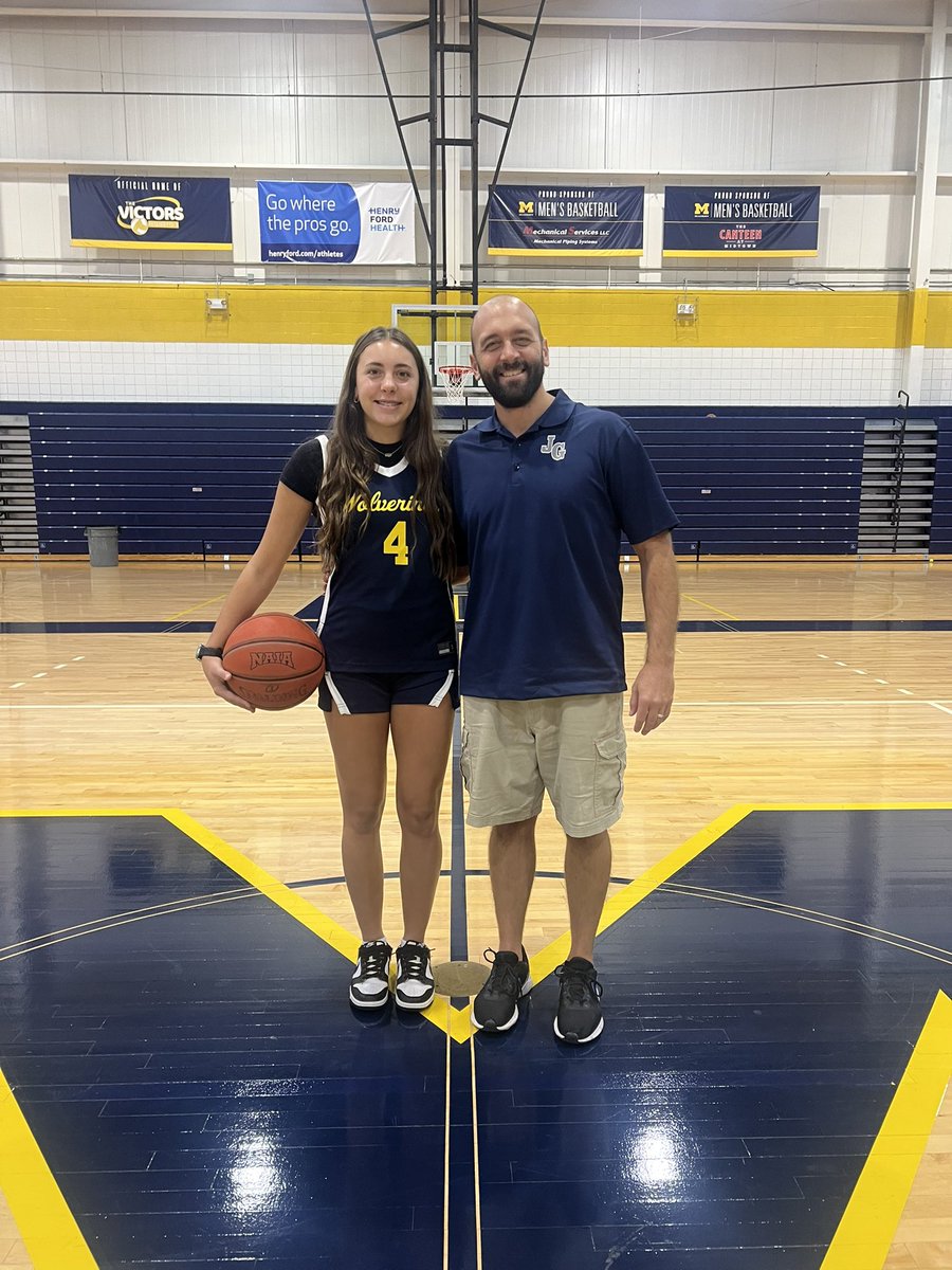 Aubrey Moore tweet media