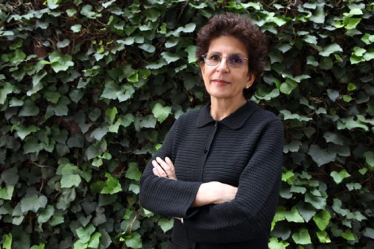 Merecido Premio al Mérito Literario "Rosario Castellanos" a la maestra <a href="/SilviaMolina/">Silvia Molina</a> 
Muchos libros, diversión y trabajos compartidos. Un abrazo enorme que recorre el tiempo.