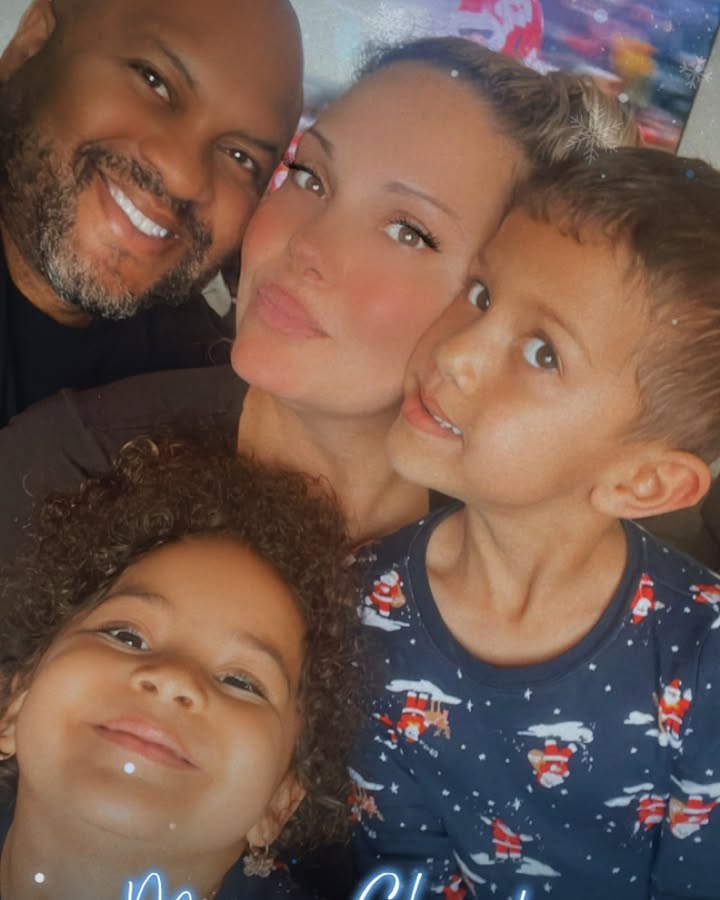 raliivanova64's tweet image. Merry Christmas from our family to yours! 🎄🎁 
#Christmas2024

* I don't know why there is a poll under my post maybe I accidentally added it 🤦🏼‍♀️