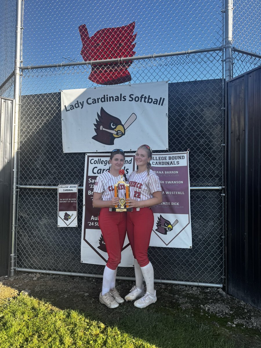 lilytuberdyke27's tweet photo. This weekend, my team and I won the Arcade tournament! We went 5-0 and were the 1st seed. I pitched 11 innings, with 13 strikeouts and an ERA of .636. I’m excited for our next outing at Le Moyne college! https://t.co/bztjL4Dc5v